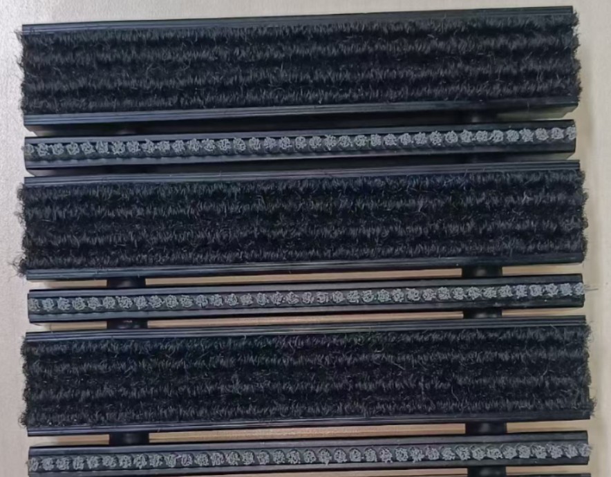 Aluminum alloy floor mat